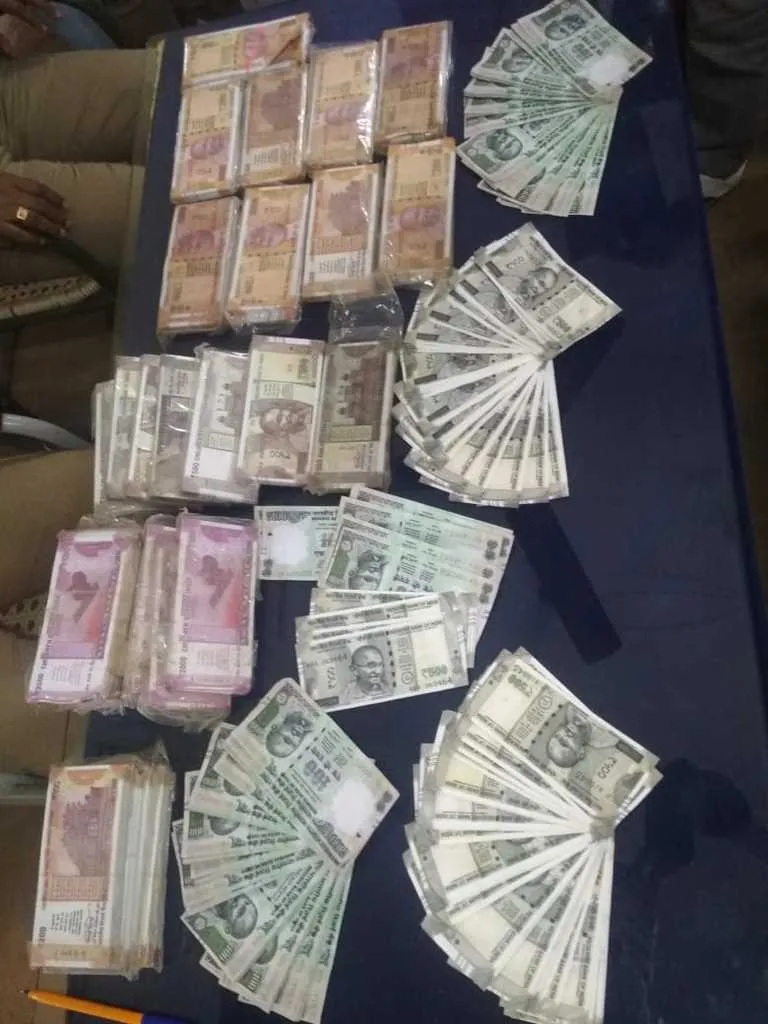 fake currency in karaikudi;police action! 